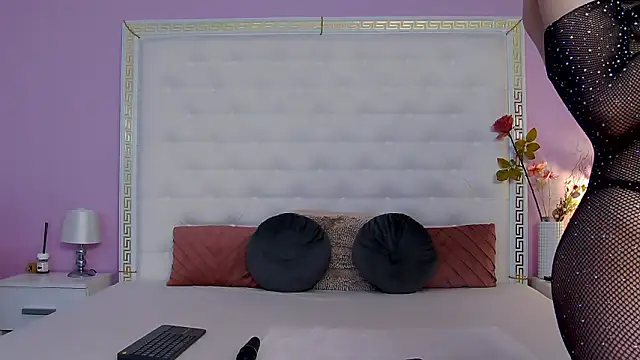 Lenna Paul online show from 13, 3, 2026