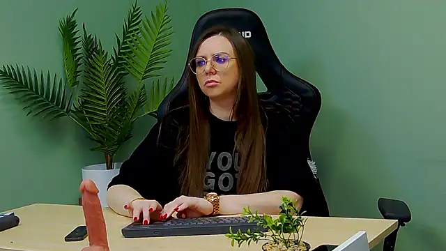 AngellaWhitte online show from 19, 2, 2025