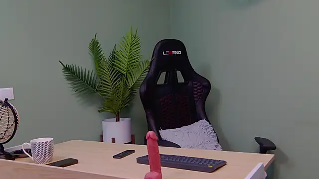 AngellaWhitte online show from 18, 3, 2025