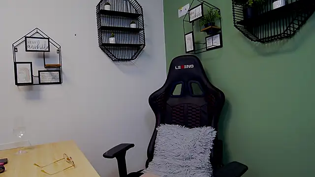 AngellaWhitte online show from 28, 1, 2025