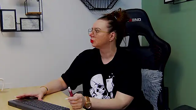 AngellaWhitte online show from 7, 2, 2025