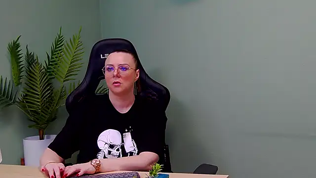 AngellaWhitte online show from 26, 2, 2025