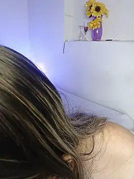 emma collson online show from 5, 4, 2026