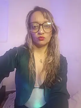 Snapshot of emma_collson chatting on 3, 3, 2026 emma collson online show from 3, 3, 2026