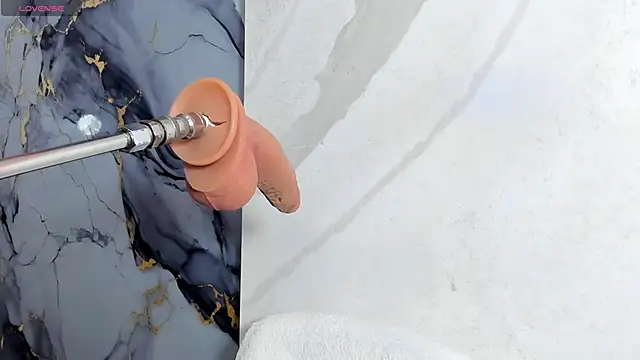 dazhia lee online show from 13, 9, 2025