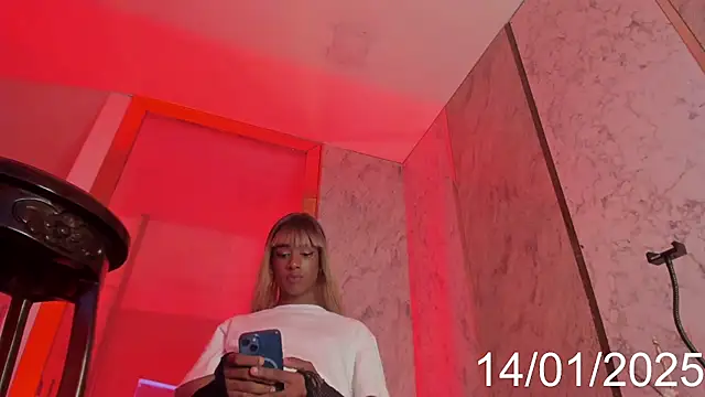 Snapshot of Doll_Isaa chatting on 14, 1, 2025 Doll Isaa online show from 14, 1, 2025