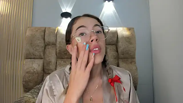 yulievans online show from 5, 3, 2025