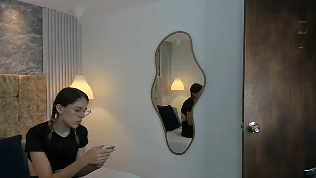 yulievans online show from 9, 3, 2025