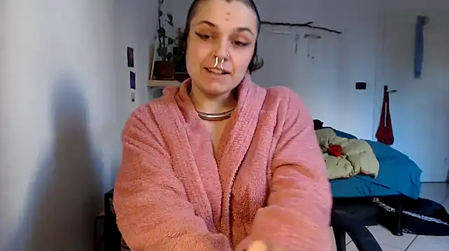 kinkyspirali online show from 3, 3, 2025