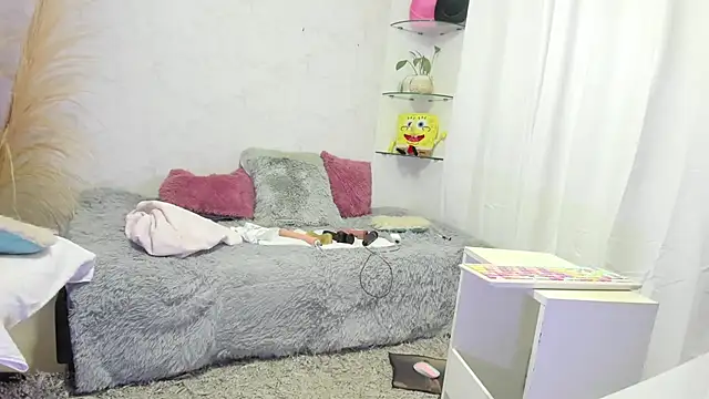 Snapshot of Leslie_browm chatting on 23, 10, 2025 Leslie browm online show from 23, 10, 2025