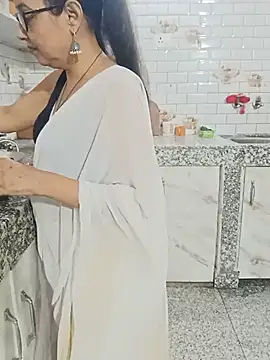 Snapshot of Saroj-Shah chatting on 9, 5, 2026 Saroj-Shah online show from 9, 5, 2026