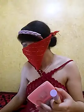 Snapshot of Lalou chatting on 7, 12, 2024 Lalou online show from 7, 12, 2024