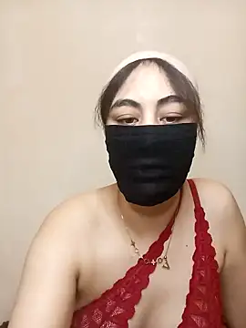 Snapshot of Lalou chatting on 1, 2, 2025 Lalou online show from 1, 2, 2025