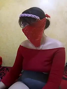 Snapshot of Lalou chatting on 6, 12, 2024 Lalou online show from 6, 12, 2024