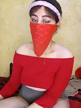 Snapshot of Lalou chatting on 5, 12, 2024 Lalou online show from 5, 12, 2024