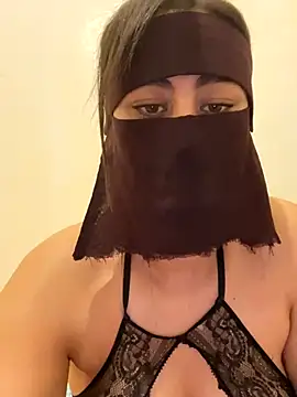 Snapshot of Lalou chatting on 22, 10, 2025 Lalou online show from 22, 10, 2025