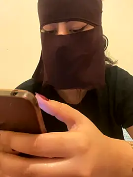 Snapshot of Lalou chatting on 1, 10, 2025 Lalou online show from 1, 10, 2025