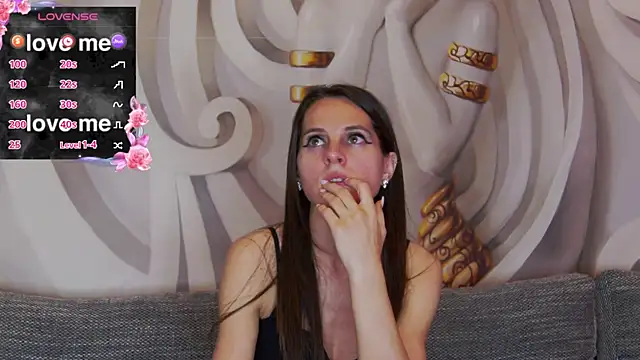 Snapshot of hailey_peach chatting on 6, 7, 2026 hailey peach online show from 6, 7, 2026