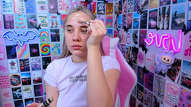 MiaMilas online show from 17, 12, 2025