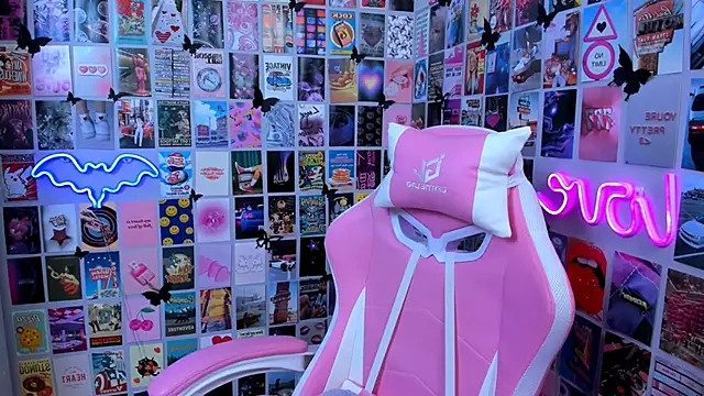 MiaMilas online show from 16, 10, 2025