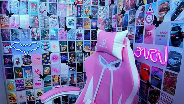 MiaMilas online show from 3, 10, 2025