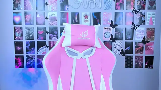 MiaMilas online show from 3, 3, 2025