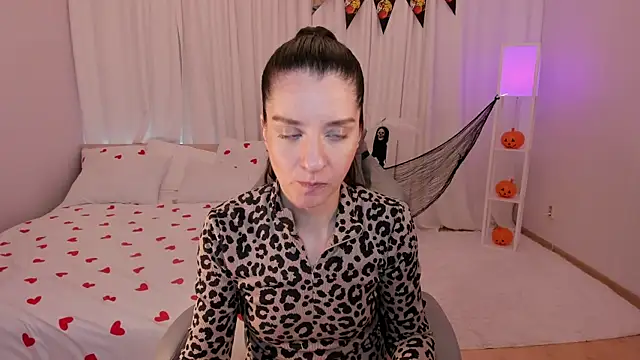 helentasty online show from 30, 10, 2025