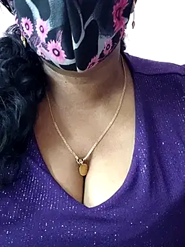Snapshot of mallu-sumi chatting on 5, 5, 2026 mallu-sumi online show from 5, 5, 2026