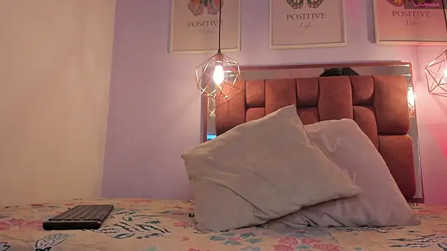 kristakinnky online show from 3, 10, 2025