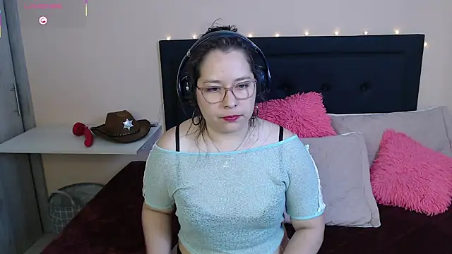 May Carlier online show from 26, 9, 2025