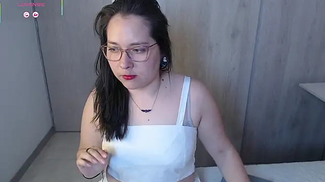 May Carlier online show from 6, 10, 2025