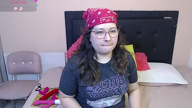 May Carlier online show from 11, 2, 2025