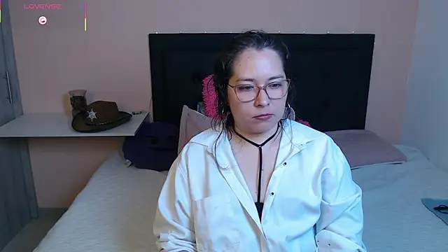 May Carlier online show from 21, 10, 2025