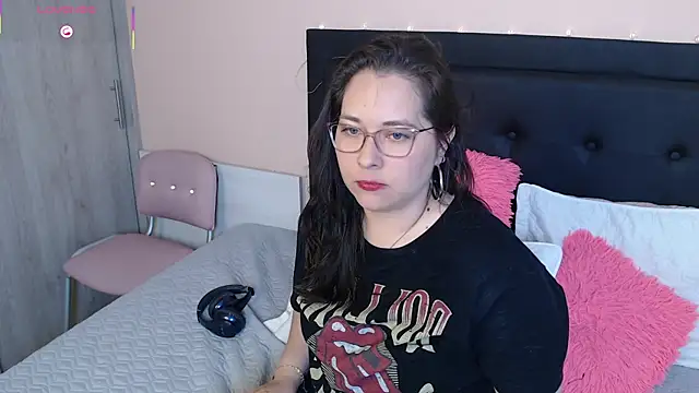 May Carlier online show from 9, 9, 2025