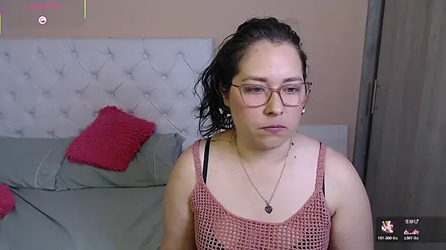 May Carlier online show from 4, 12, 2025