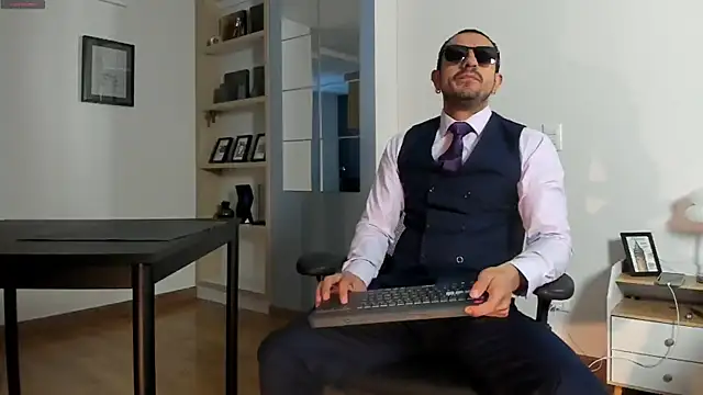 Snapshot of pablo-rincon95 chatting on 7, 7, 2026 pablo-rincon95 online show from 7, 7, 2026