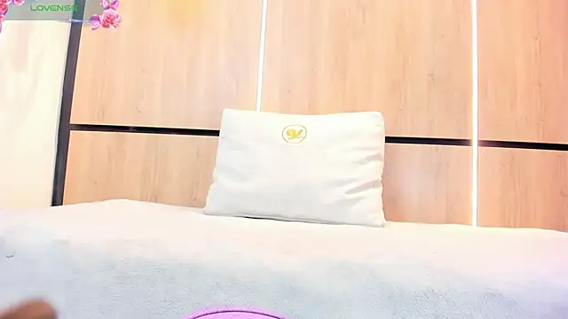 adela chase online show from 17, 12, 2025