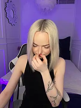 horny blondiee online show from 6, 3, 2025