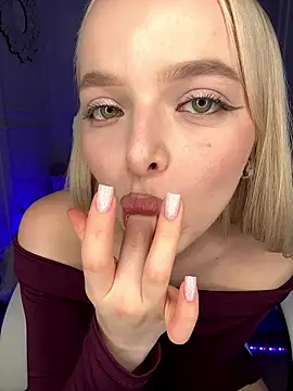 horny blondiee online show from 7, 1, 2026