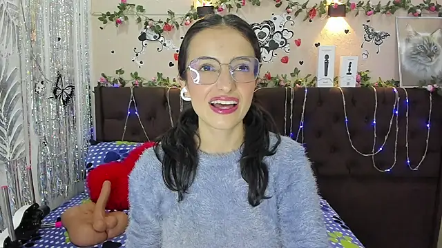 HottCandy21 online show from 18, 3, 2025