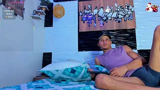 Snapshot of Friendsofeverything_ chatting on 13, 11, 2025 Friendsofeverything online show from 13, 11, 2025