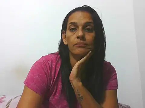 latinbrunettet online show from 7, 1, 2026