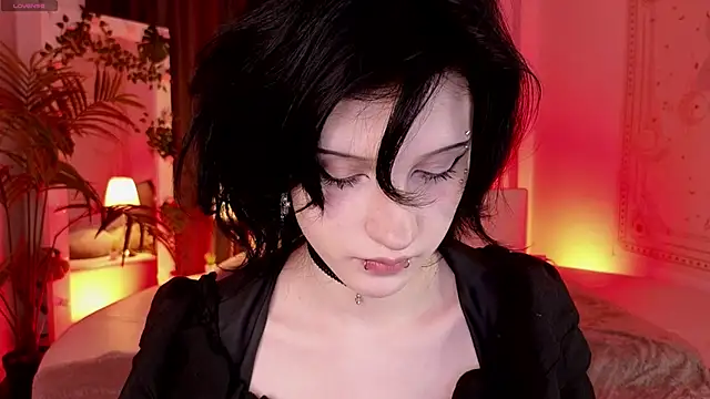 Snapshot of dark_vamp_ chatting on 6, 2, 2025 dark vamp online show from 6, 2, 2025