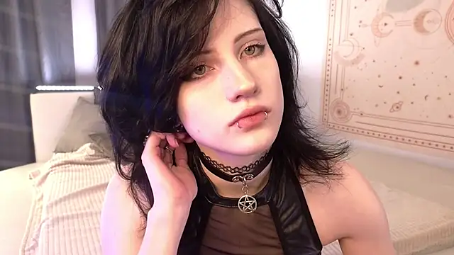 Snapshot of dark_vamp_ chatting on 11, 10, 2025 dark vamp online show from 11, 10, 2025