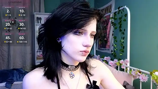 Snapshot of dark_vamp_ chatting on 10, 10, 2025 dark vamp online show from 10, 10, 2025
