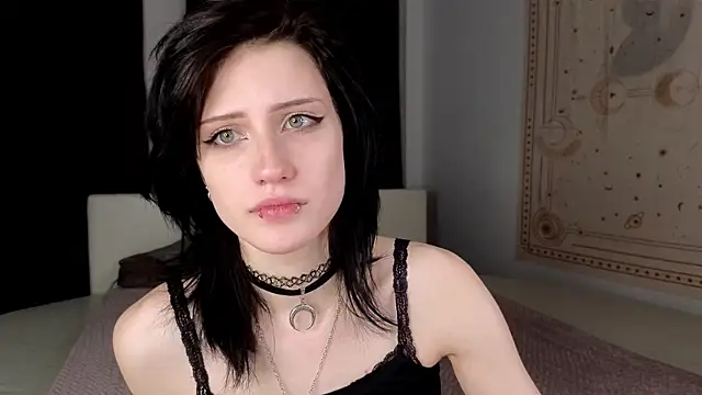 Snapshot of dark_vamp_ chatting on 18, 10, 2025 dark vamp online show from 18, 10, 2025