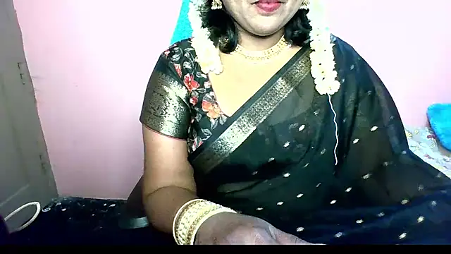 Snapshot of honey-sexy chatting on 18, 7, 2026 honey-sexy online show from 18, 7, 2026