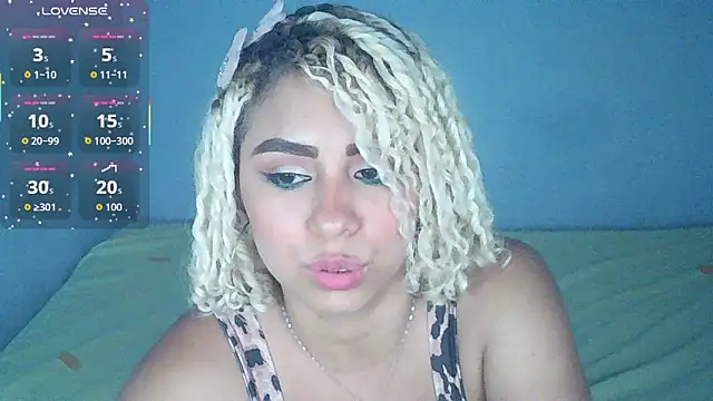 Snapshot of Lucy_White__ chatting on 18, 1, 2026 Lucy White online show from 18, 1, 2026