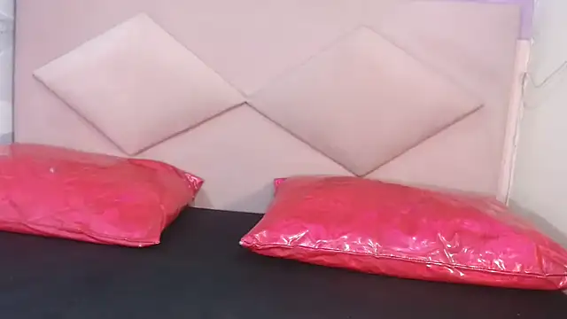 Lucy White   online show from 17, 3, 2025