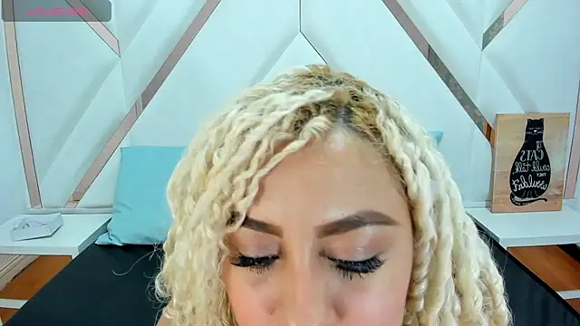 Lucy White   online show from 29, 11, 2025